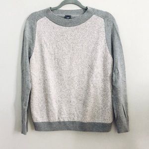 Gap 2 tone gray crew neck sweater. Size S